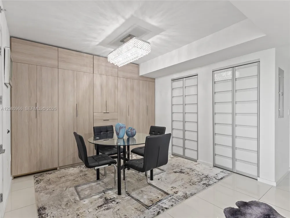 5252 NW 85th Ave #808 Doral, FL 33166