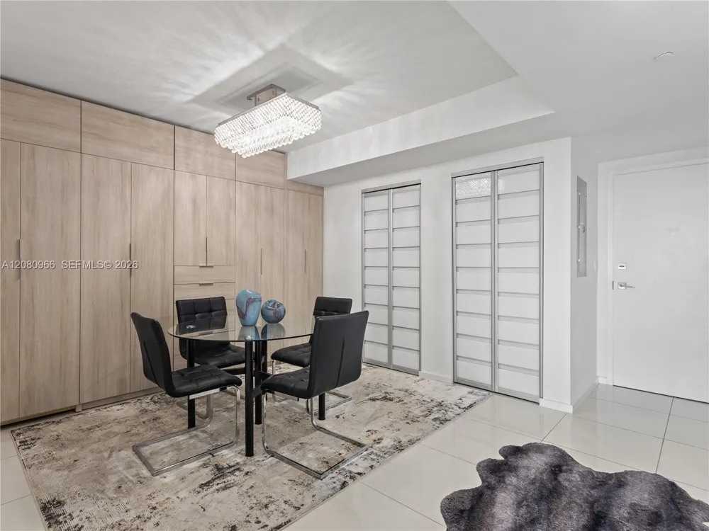 5252 NW 85th Ave #808 Doral, FL 33166