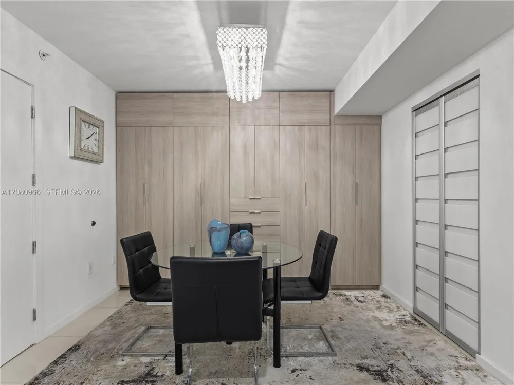 5252 NW 85th Ave #808 Doral, FL 33166