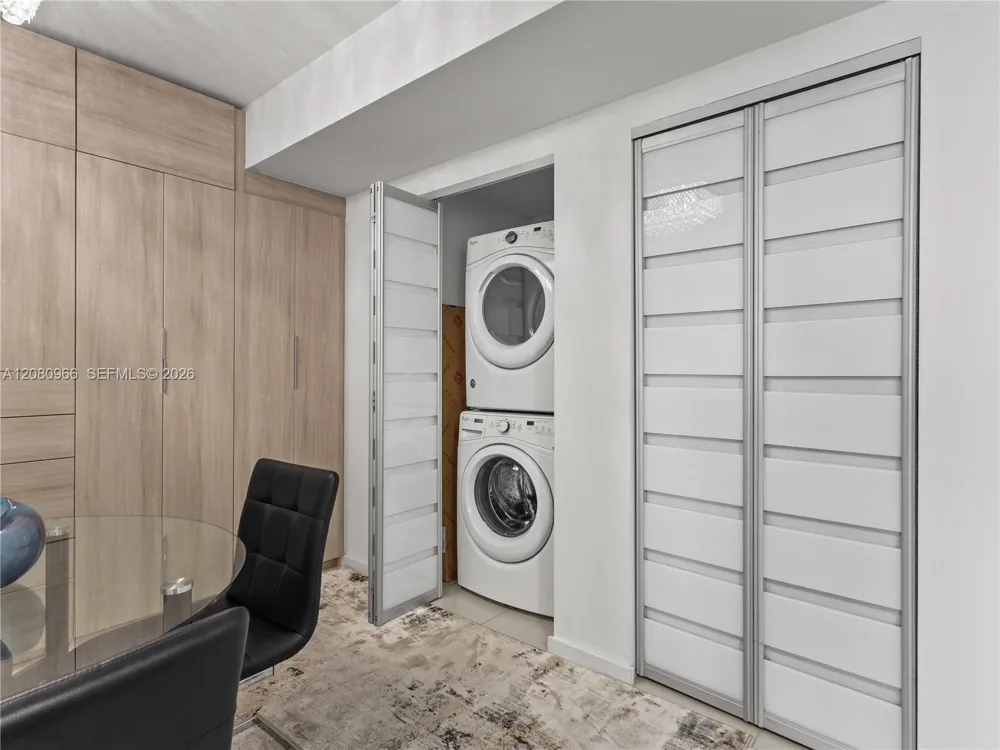 5252 NW 85th Ave #808 Doral, FL 33166