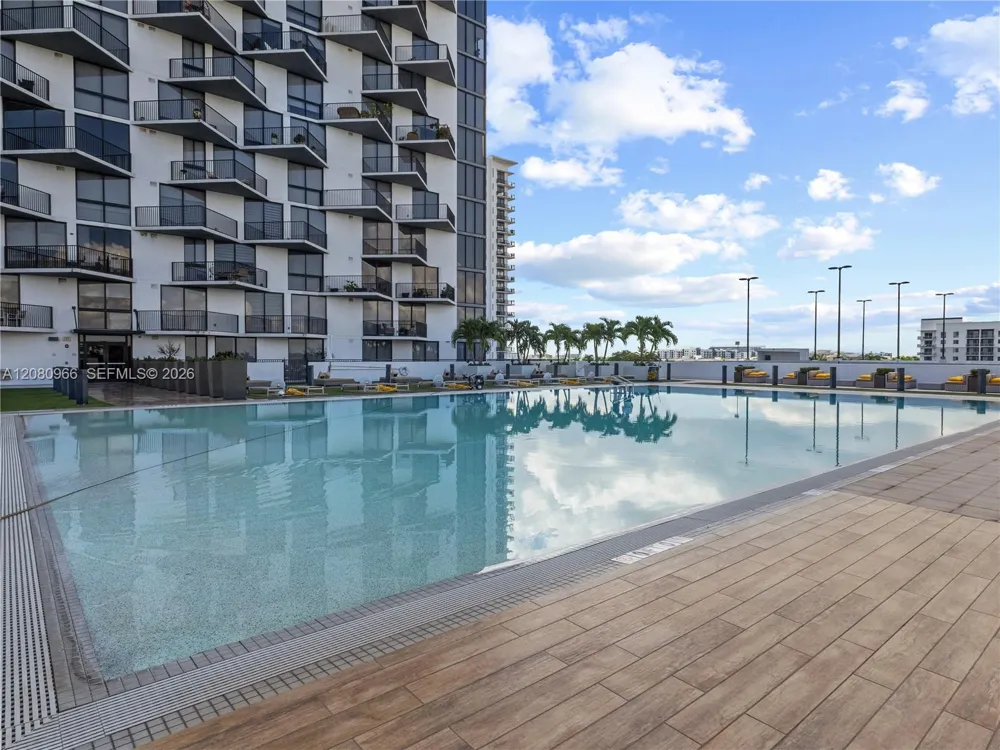 5252 NW 85th Ave #808 Doral, FL 33166