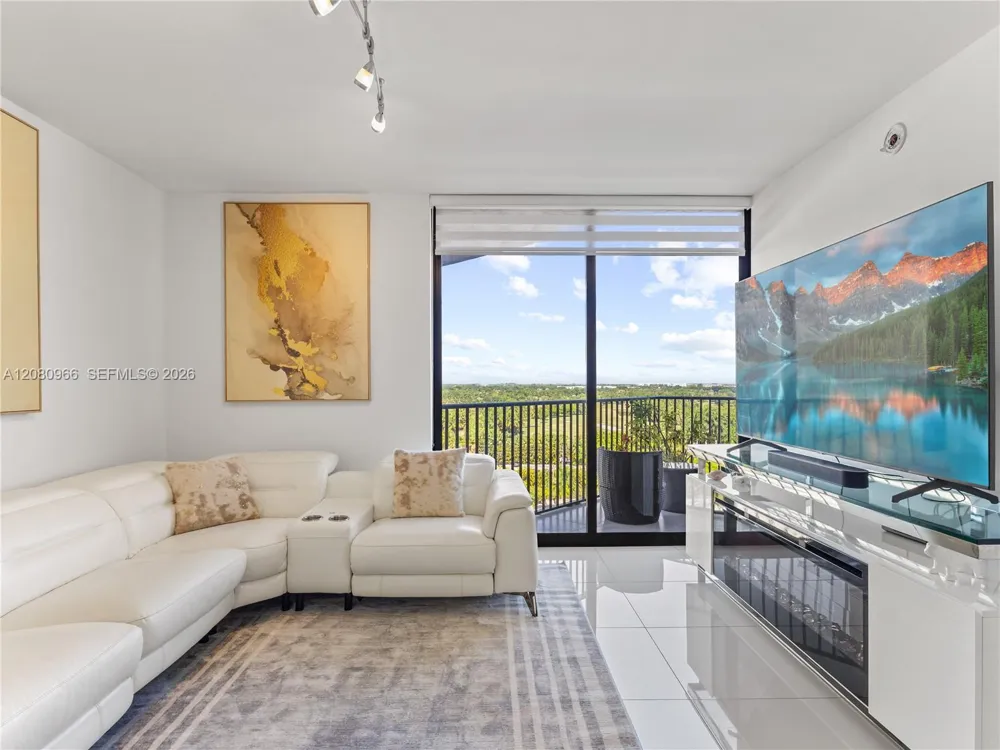 5252 NW 85th Ave #808 Doral, FL 33166