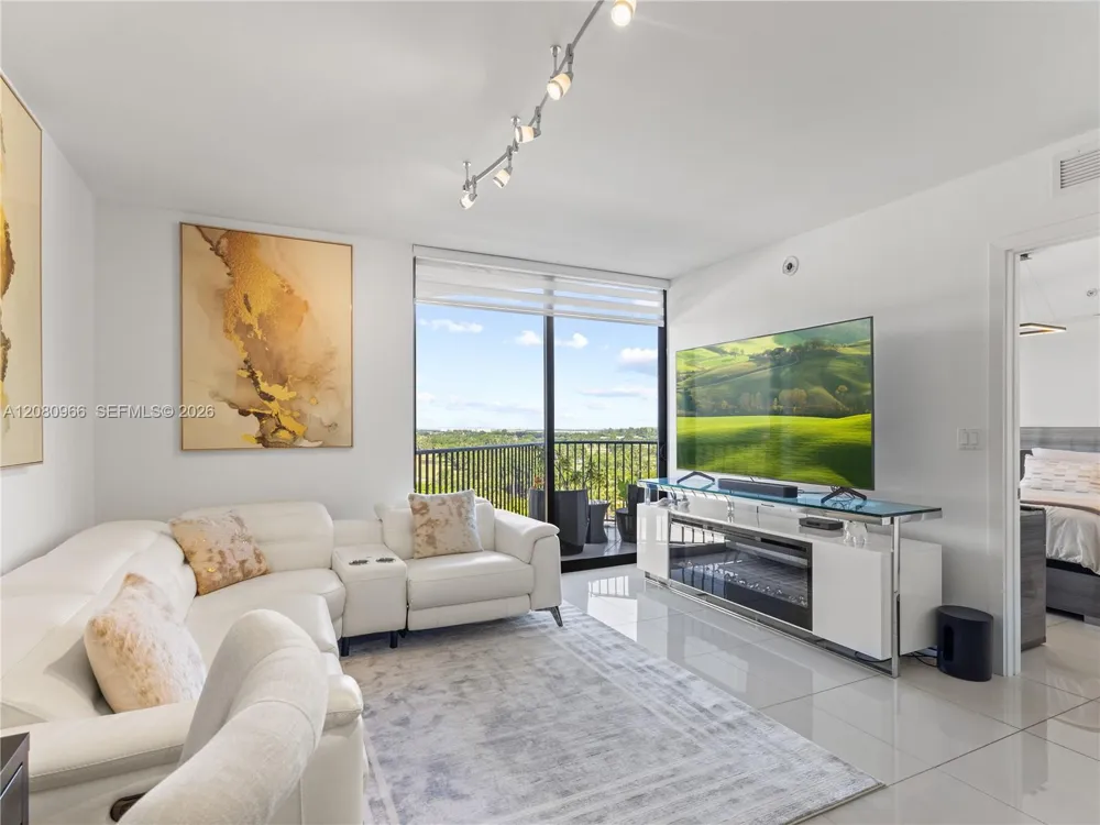 5252 NW 85th Ave #808 Doral, FL 33166