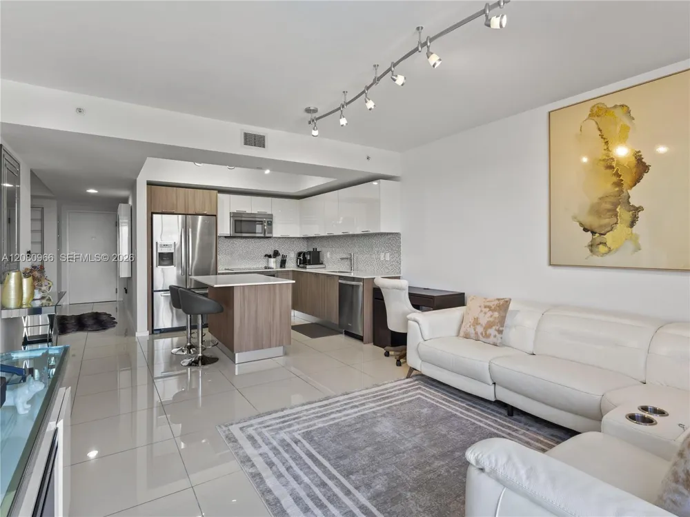 5252 NW 85th Ave #808 Doral, FL 33166