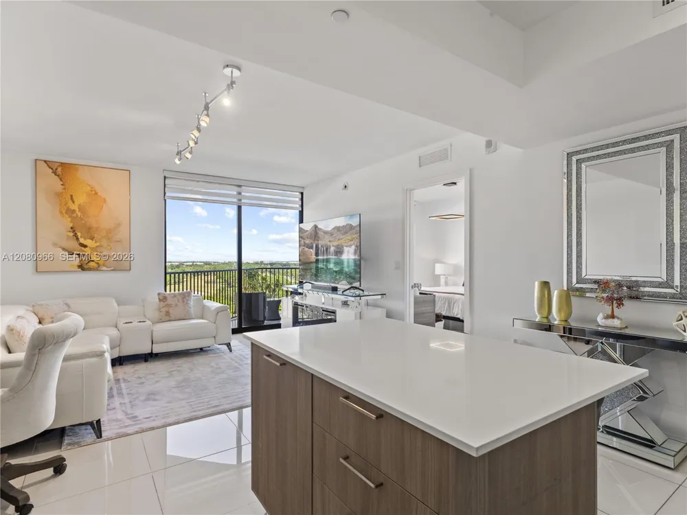 5252 NW 85th Ave #808 Doral, FL 33166