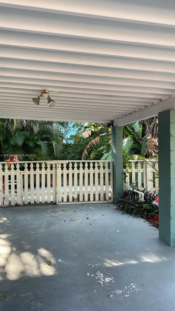 711 SW 9th Ave Fort Lauderdale, FL 33315