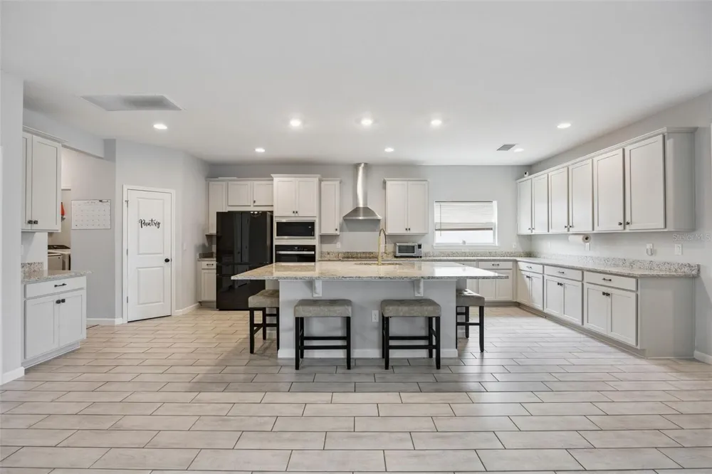 559 VIA BELLA COURT Howey In The Hills, FL 34737