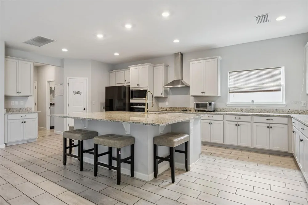 559 VIA BELLA COURT Howey In The Hills, FL 34737