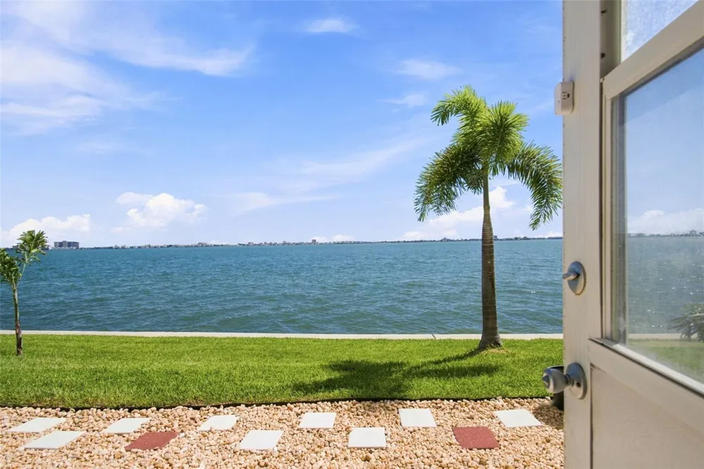6020 SHORE BOULEVARD S #103 Gulfport, FL 33707