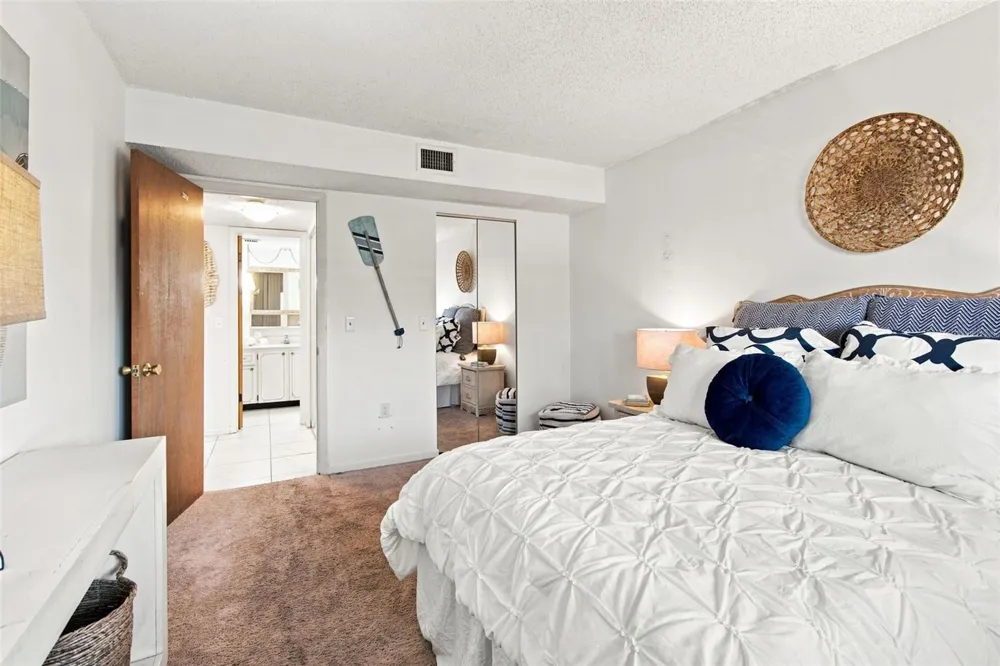 6020 SHORE BOULEVARD S #103 Gulfport, FL 33707