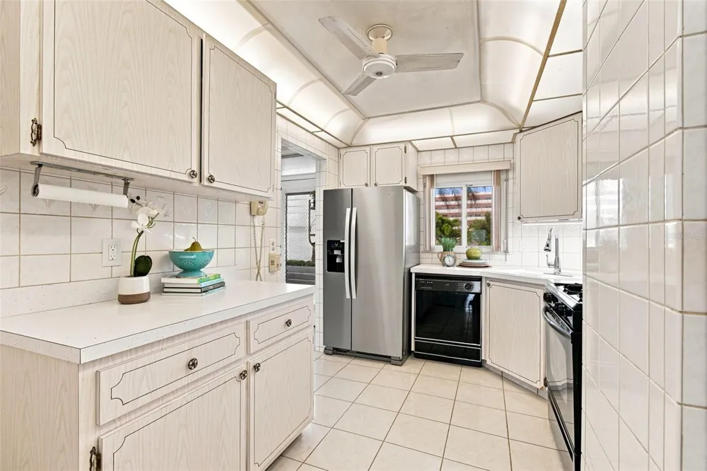 6020 SHORE BOULEVARD S #103 Gulfport, FL 33707