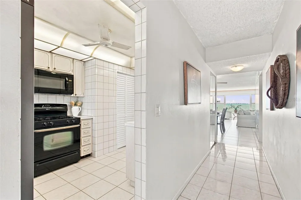 6020 SHORE BOULEVARD S #103 Gulfport, FL 33707