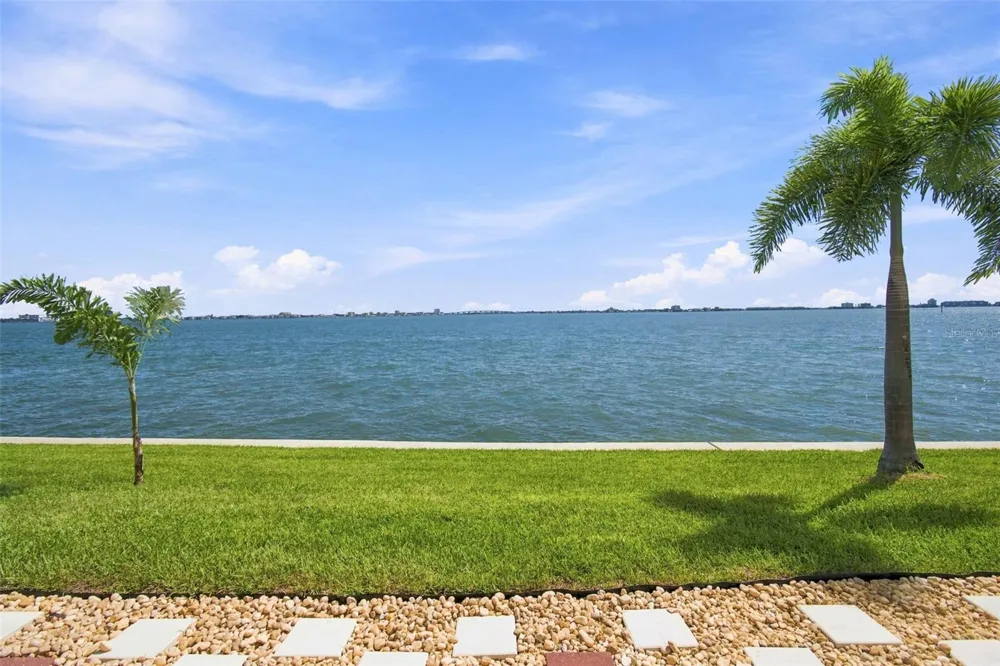 6020 SHORE BOULEVARD S #103 Gulfport, FL 33707