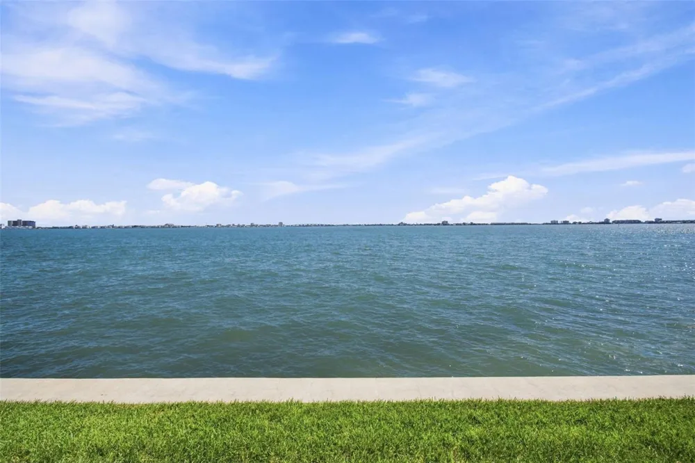 6020 SHORE BOULEVARD S #103 Gulfport, FL 33707