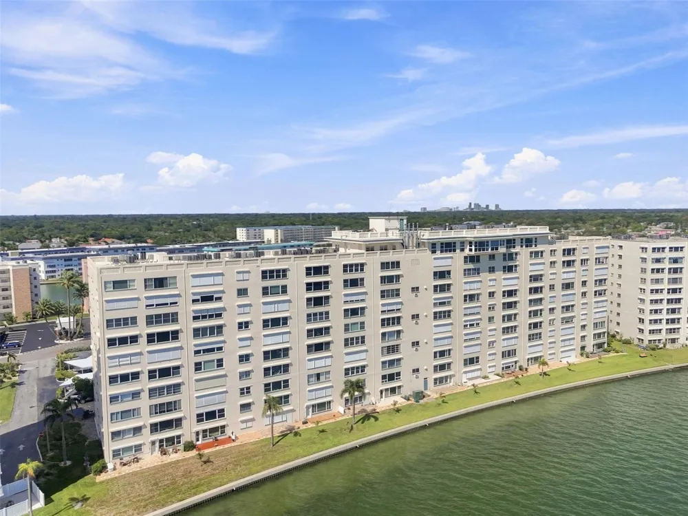 6020 SHORE BOULEVARD S #103 Gulfport, FL 33707