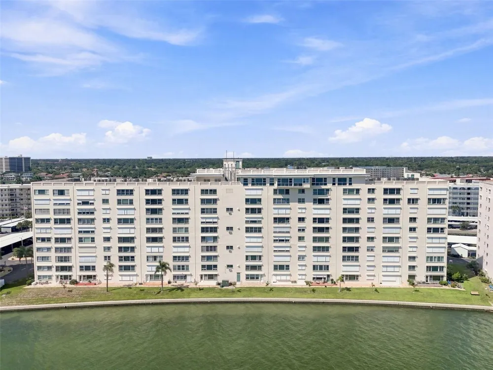 6020 SHORE BOULEVARD S #103 Gulfport, FL 33707