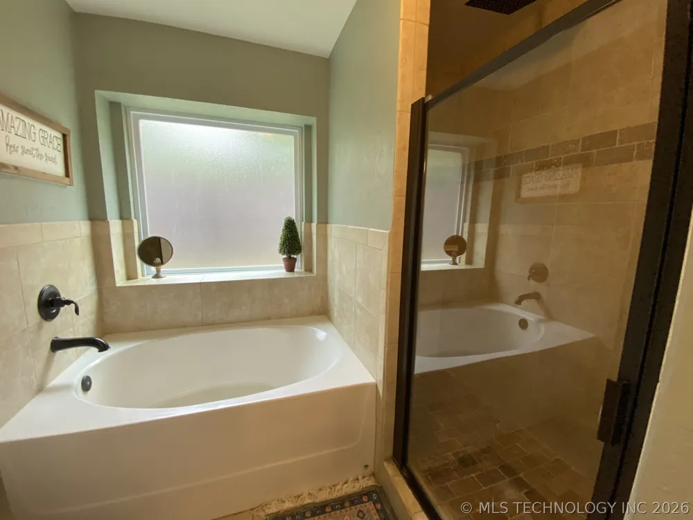 10713 Masters Circle Jenks, OK 74037