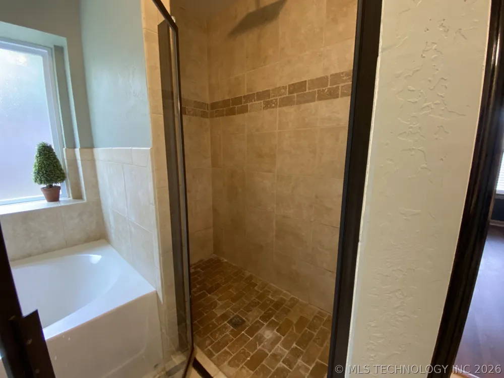 10713 Masters Circle Jenks, OK 74037