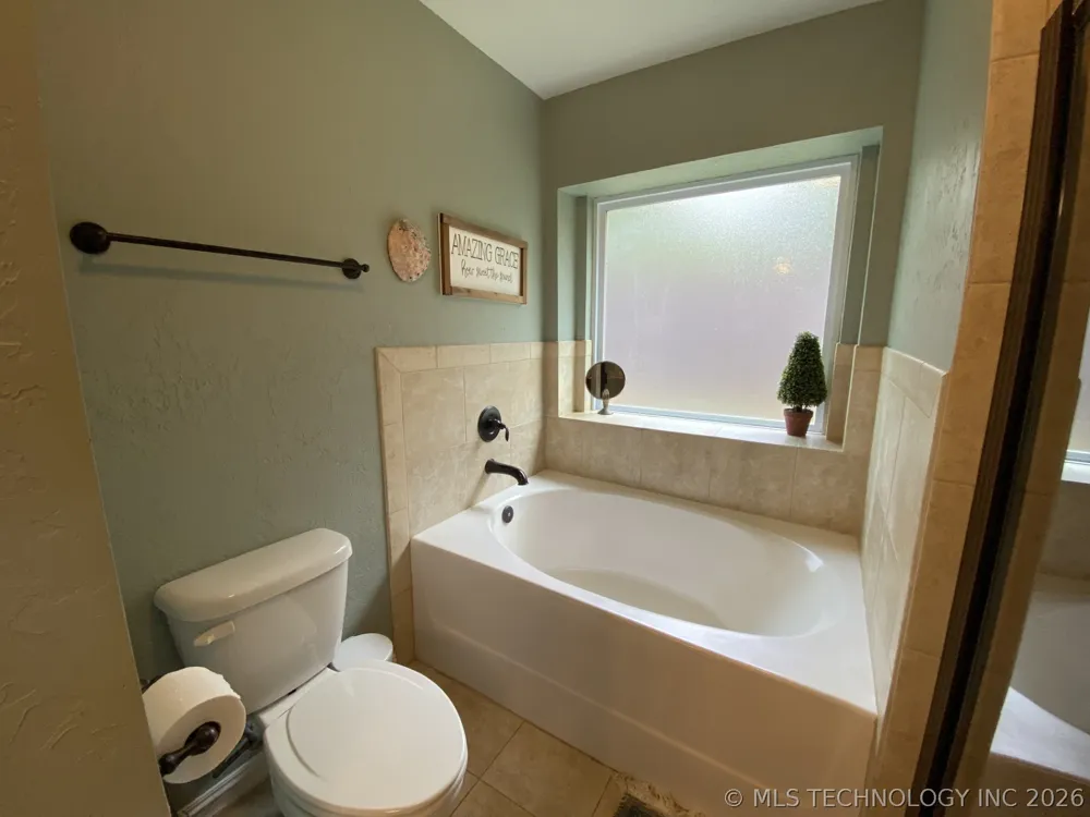 10713 Masters Circle Jenks, OK 74037