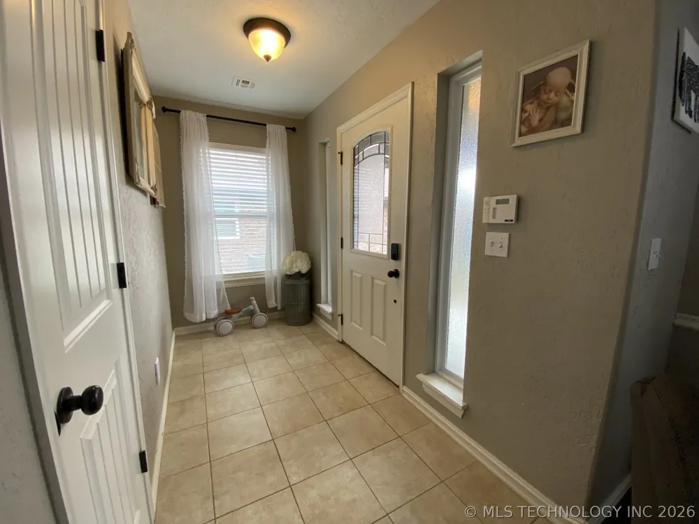 10713 Masters Circle Jenks, OK 74037