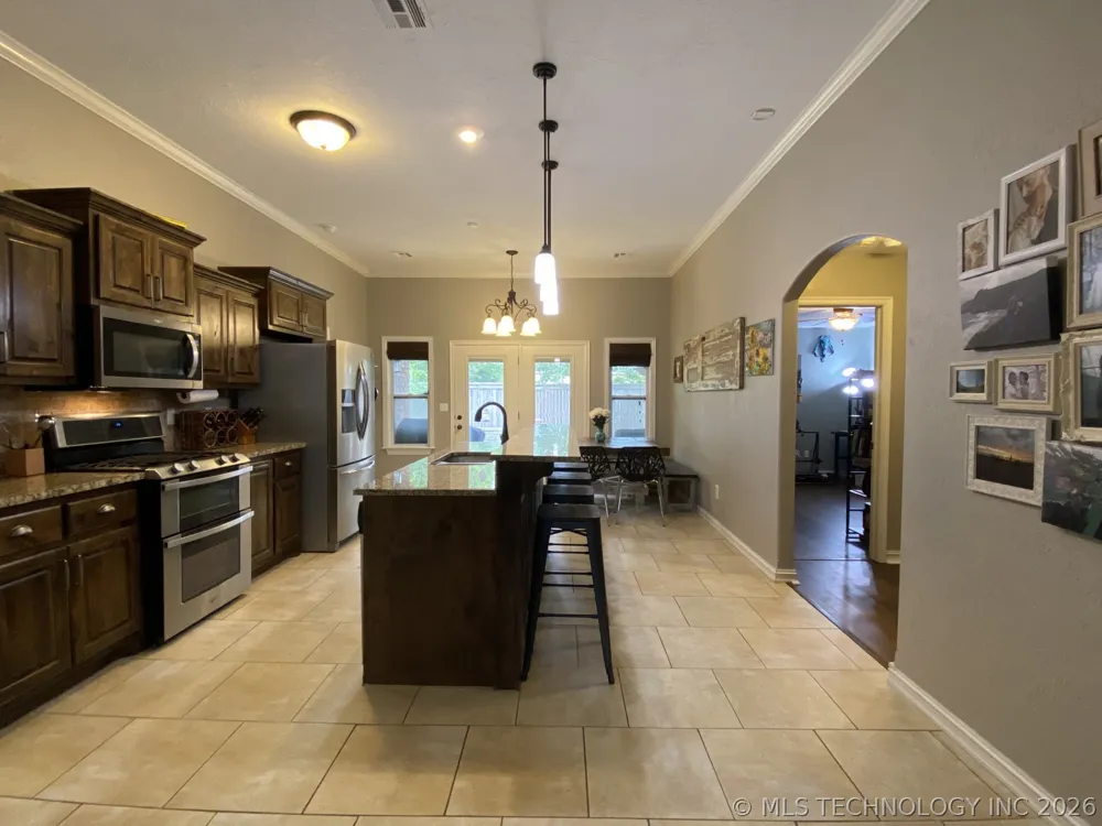 10713 Masters Circle Jenks, OK 74037
