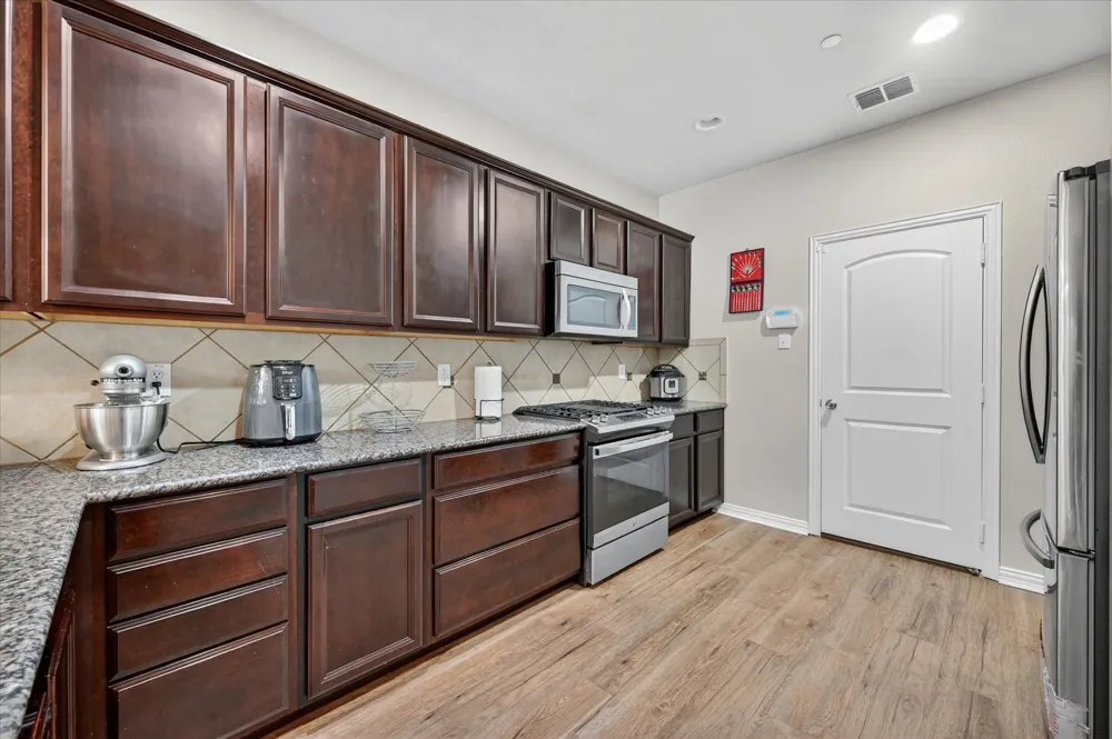 363 Teague Drive Lewisville, TX 75067
