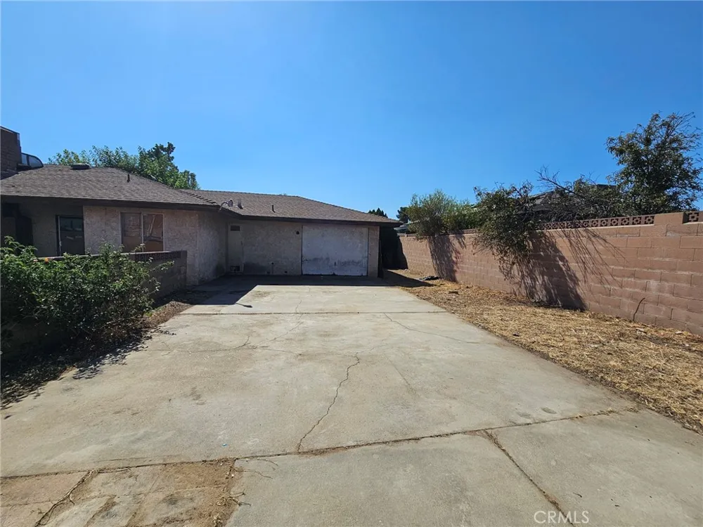 737 Fillmore Rialto, CA 92376