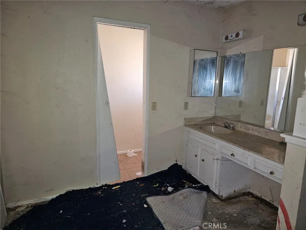 737 Fillmore Rialto, CA 92376