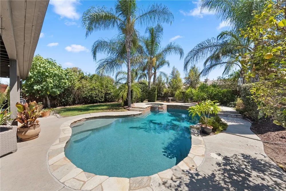 33562 Delphinium Lane Murrieta, CA 92563