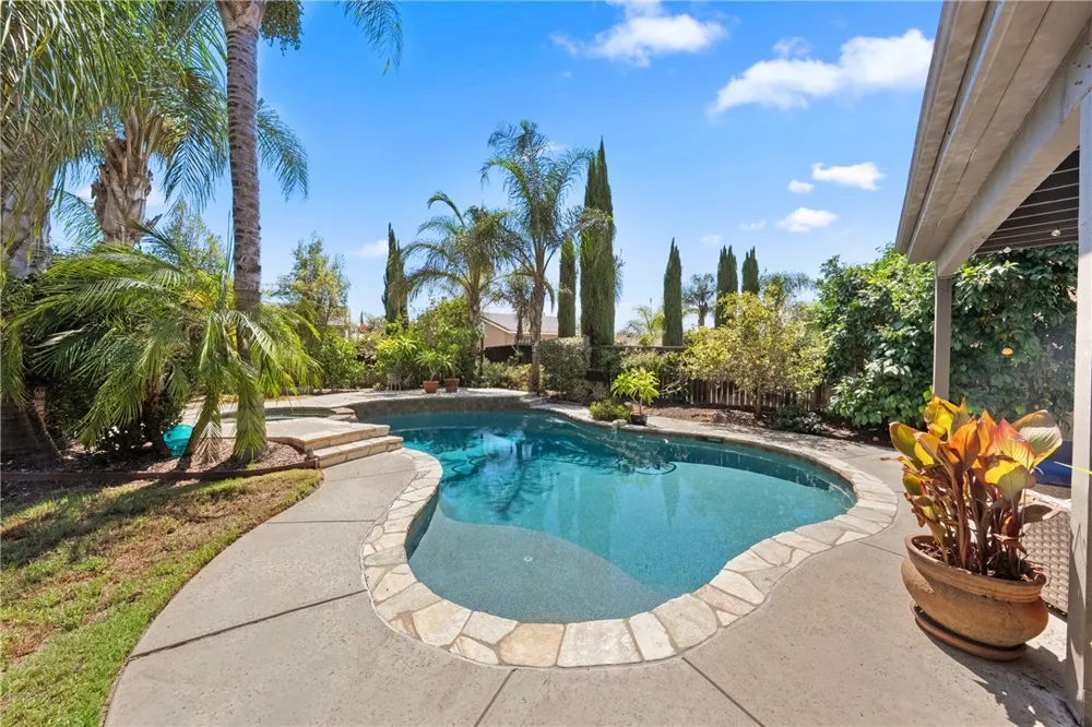 33562 Delphinium Lane Murrieta, CA 92563