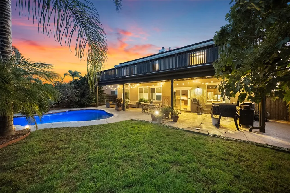 33562 Delphinium Lane Murrieta, CA 92563