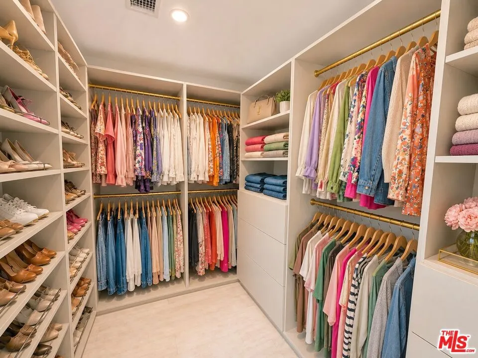 4040 Cartwright Avenue Studio City, CA 91604