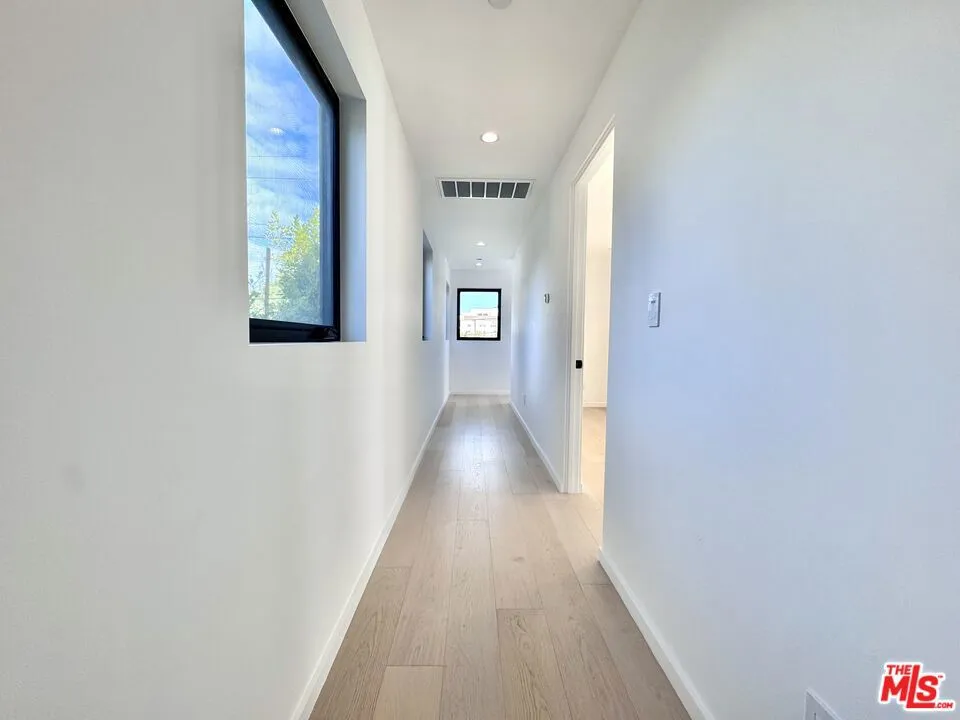 4040 Cartwright Avenue Studio City, CA 91604