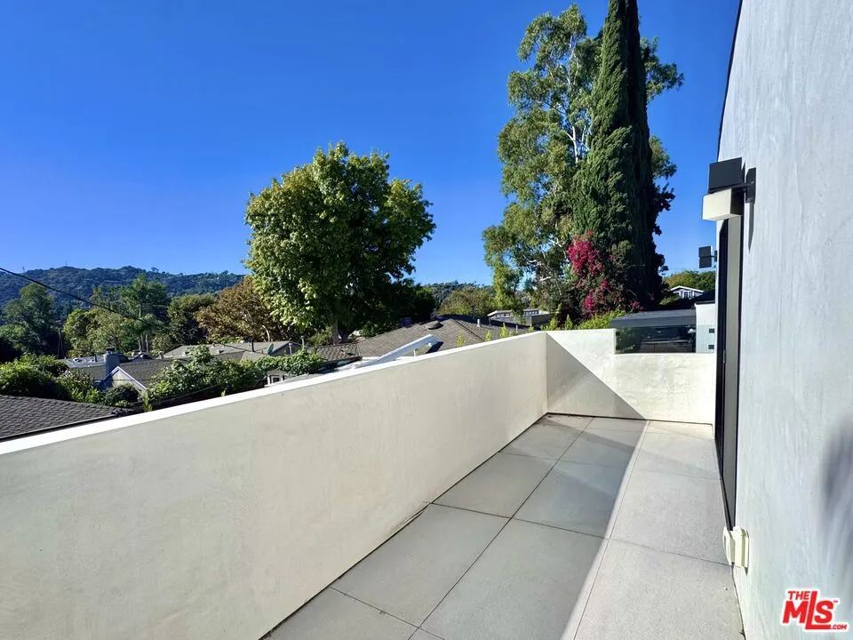4040 Cartwright Avenue Studio City, CA 91604
