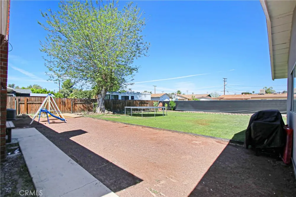 40796 E Whittier Hemet, CA 92544