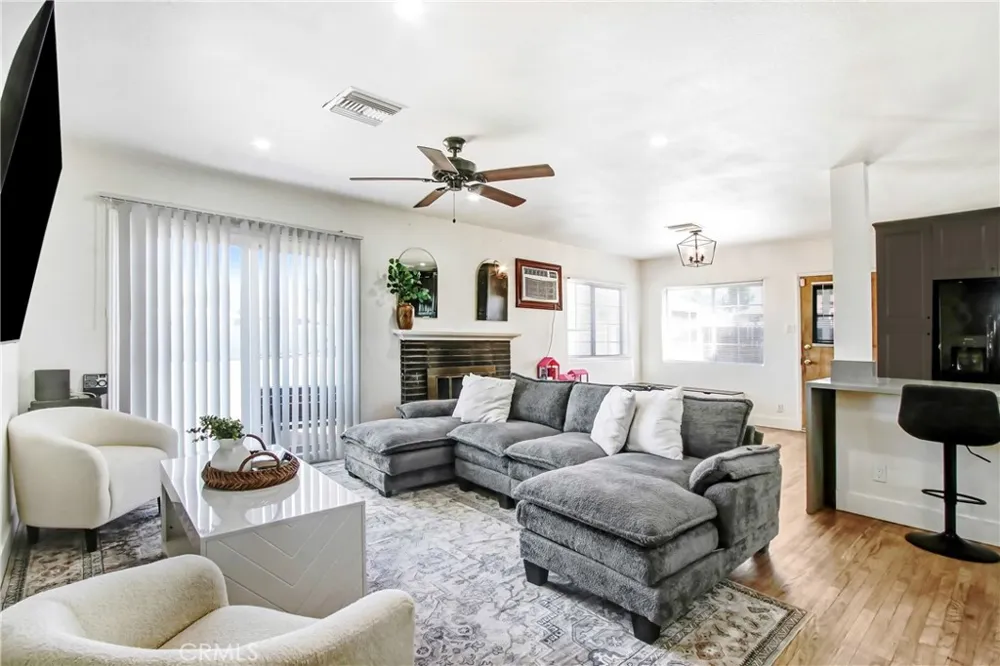 40796 E Whittier Hemet, CA 92544