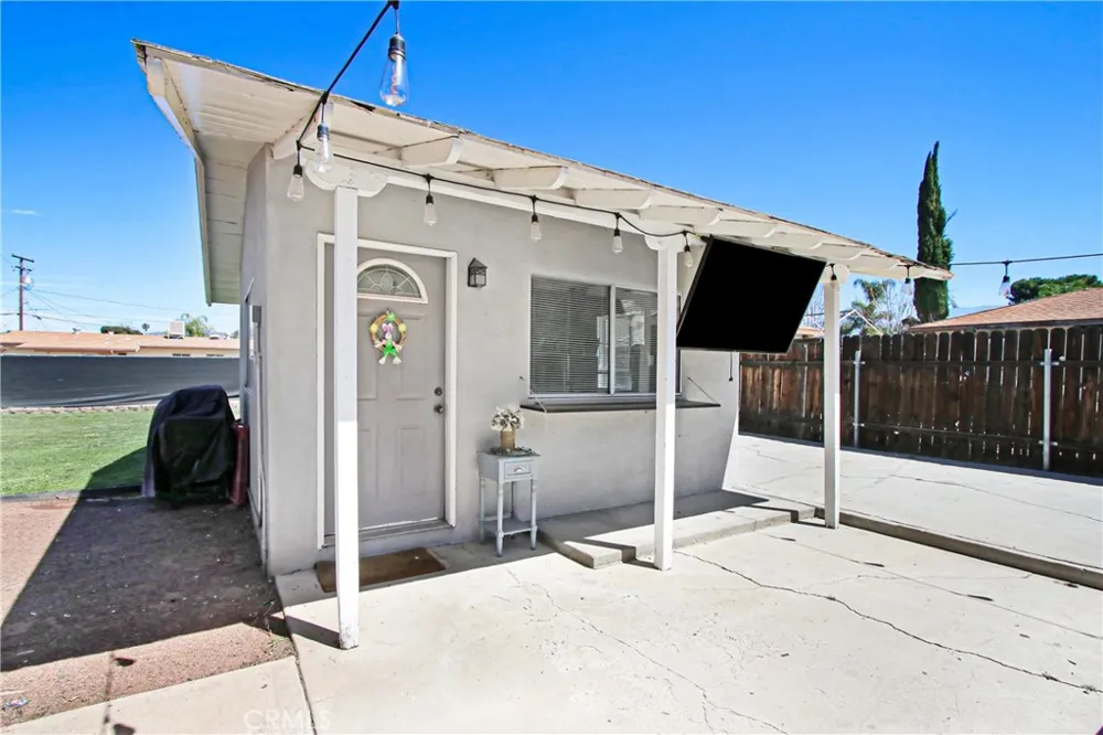 40796 E Whittier Hemet, CA 92544
