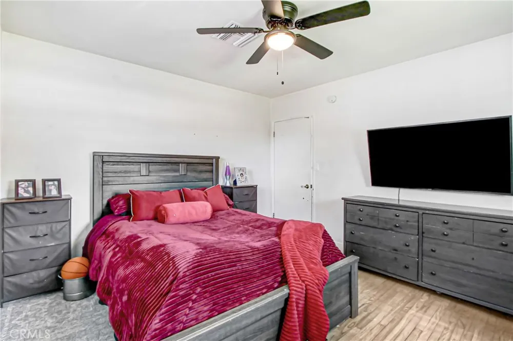 40796 E Whittier Hemet, CA 92544