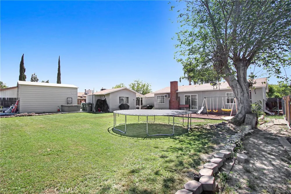 40796 E Whittier Hemet, CA 92544