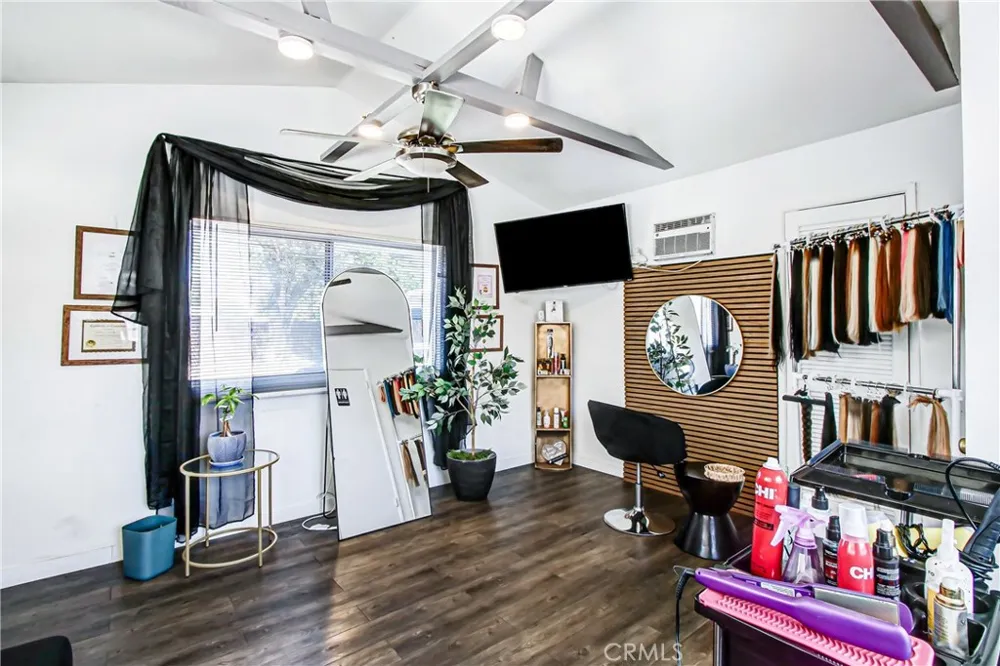 40796 E Whittier Hemet, CA 92544