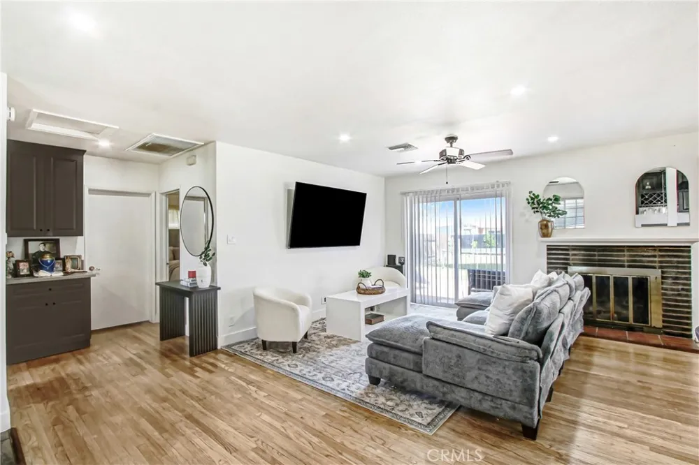 40796 E Whittier Hemet, CA 92544