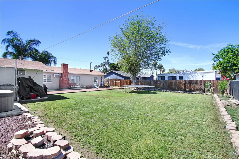 40796 E Whittier Hemet, CA 92544