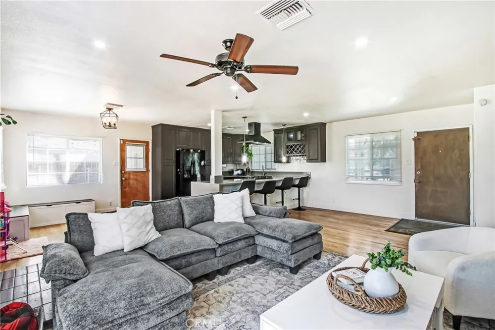 40796 E Whittier Hemet, CA 92544
