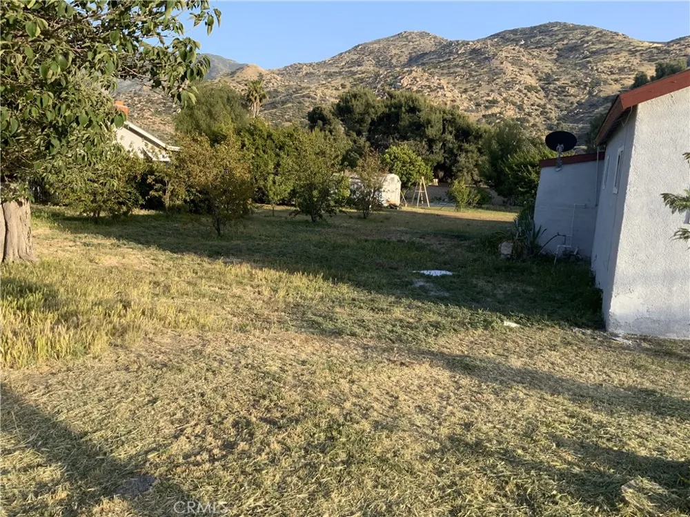 1426 S Hargrave Banning, CA 92220