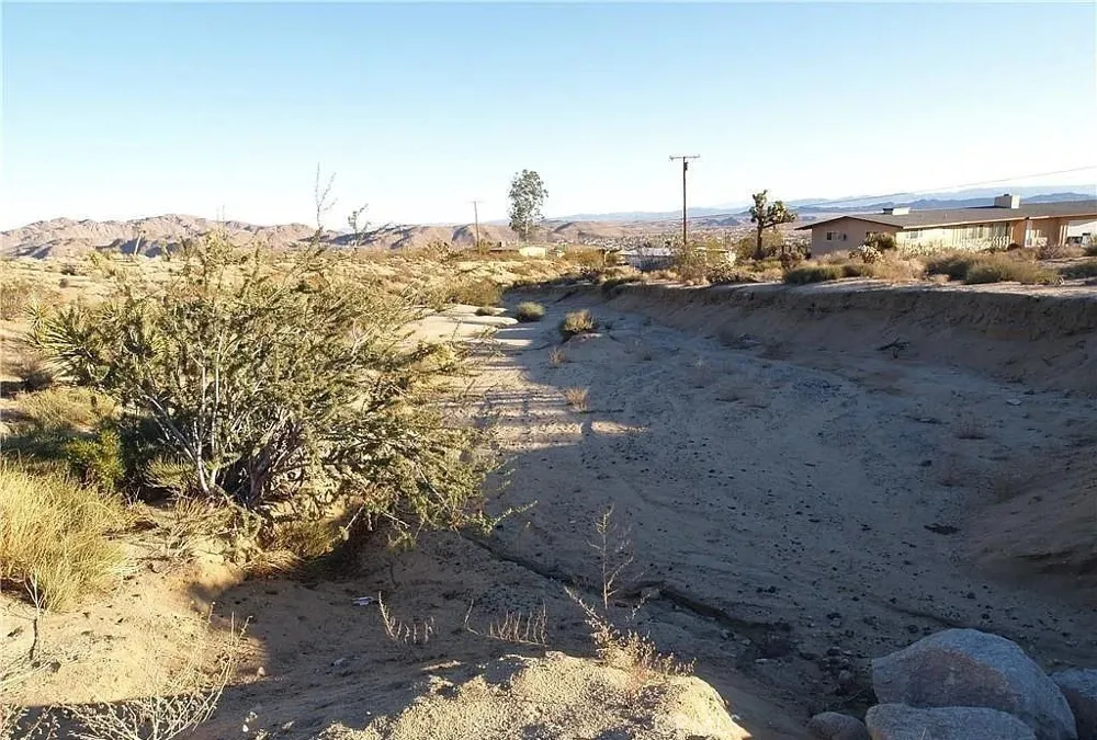 7275 Saddleback Joshua Tree, CA 92252