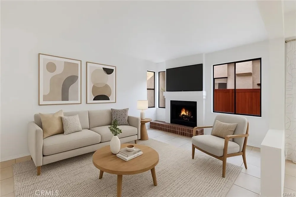 7211 Cozycroft #19 Winnetka, CA 91306