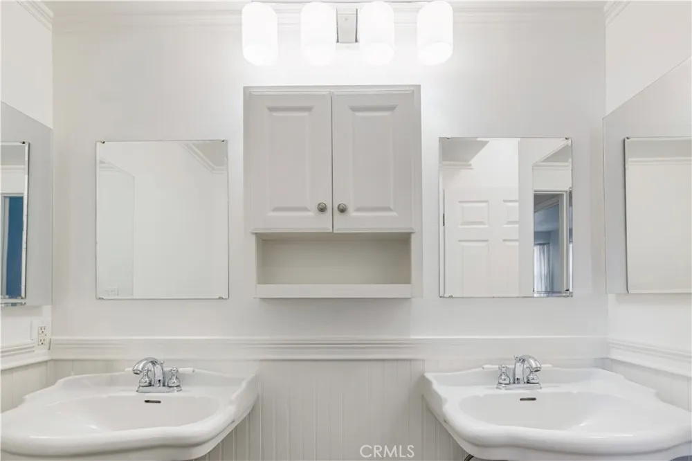 7211 Cozycroft #19 Winnetka, CA 91306