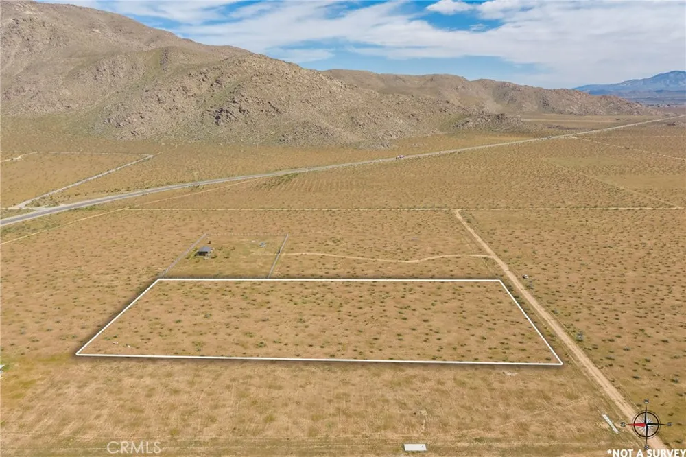 1 Las Piedras Apple Valley, CA 92308