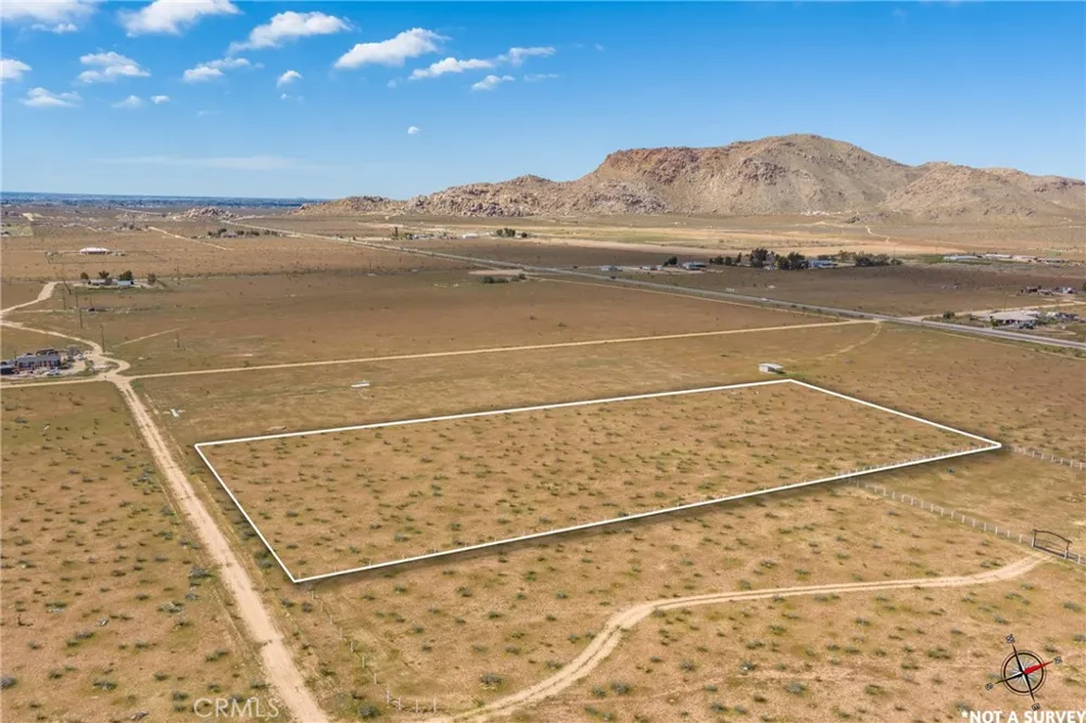 1 Las Piedras Apple Valley, CA 92308