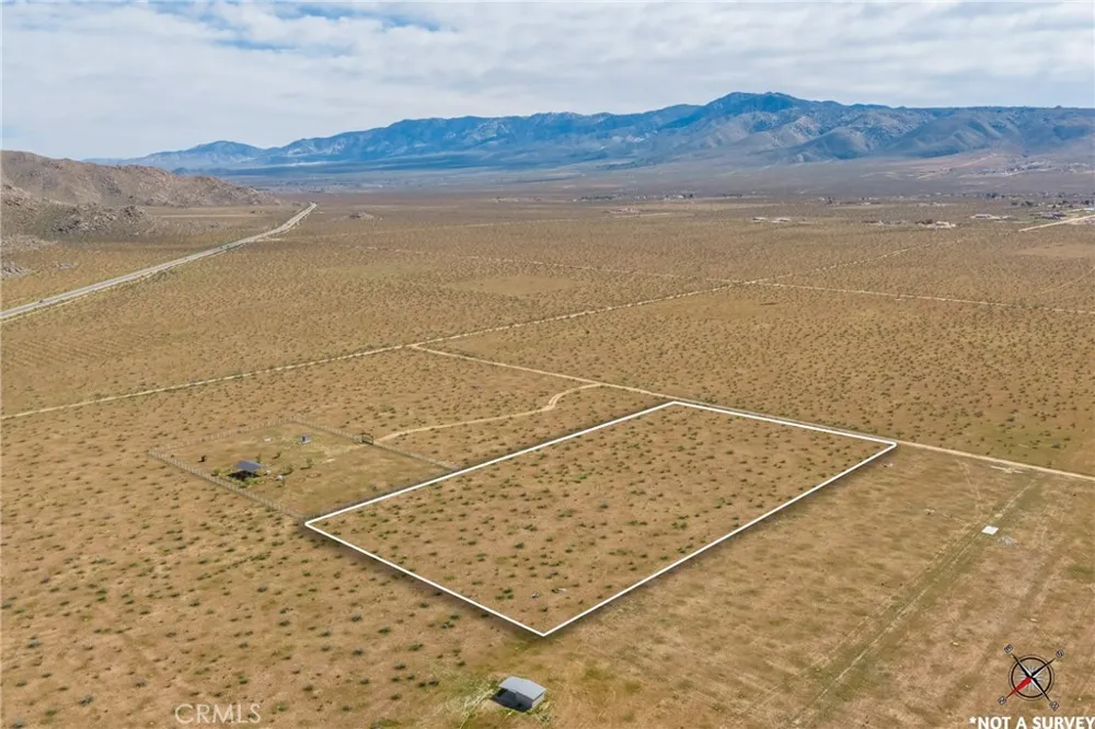 1 Las Piedras Apple Valley, CA 92308